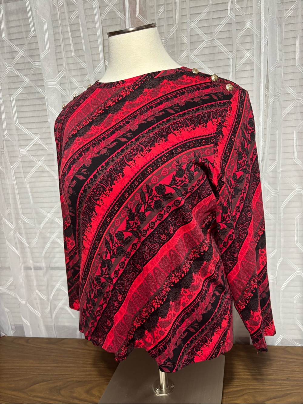 RAFAELLA 3X Women's Red & Black Long-Sleeve 24” 27 p2p 27”L
